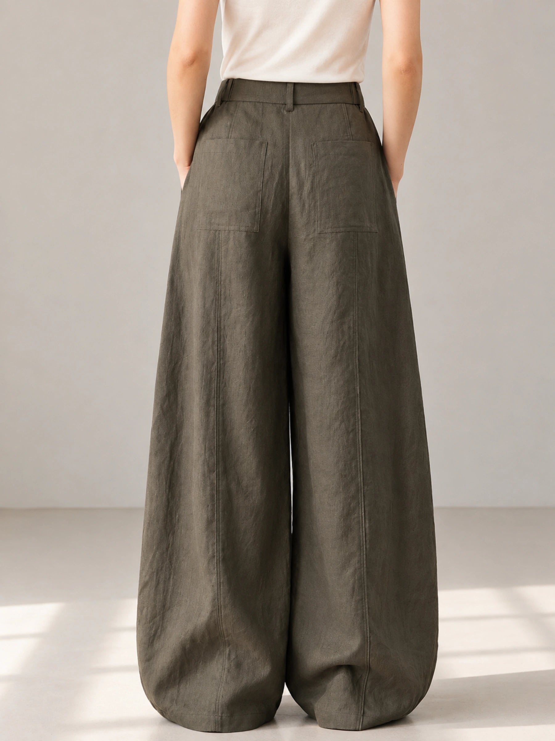 100% Linen High-Waisted Curved-Leg Pants