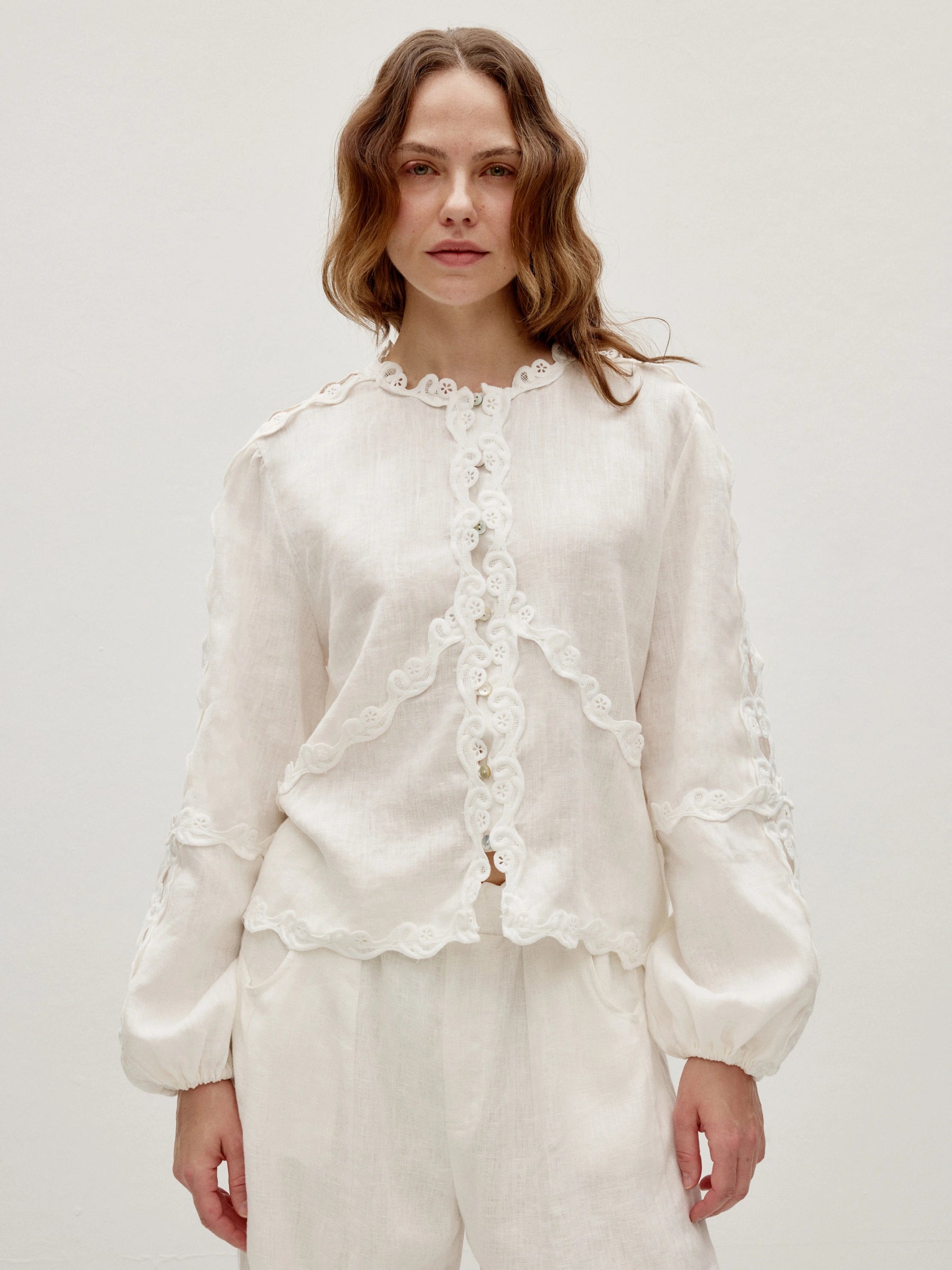 100% Heavy-Embroidered Lace Splicing Side Cutouts Elasticated Cuffs Blouse