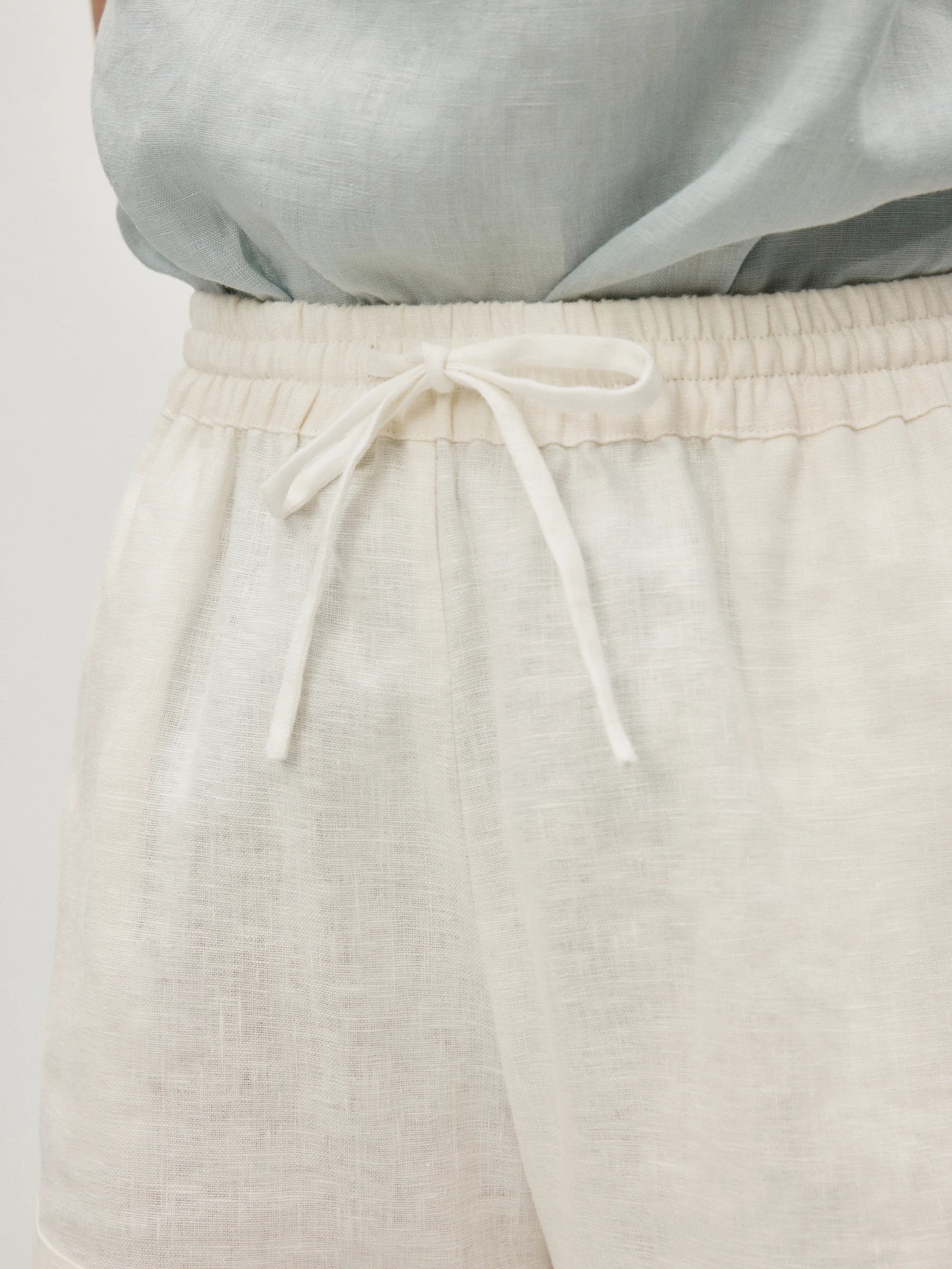 100% Linen Side Pocket Drawstring Shorts