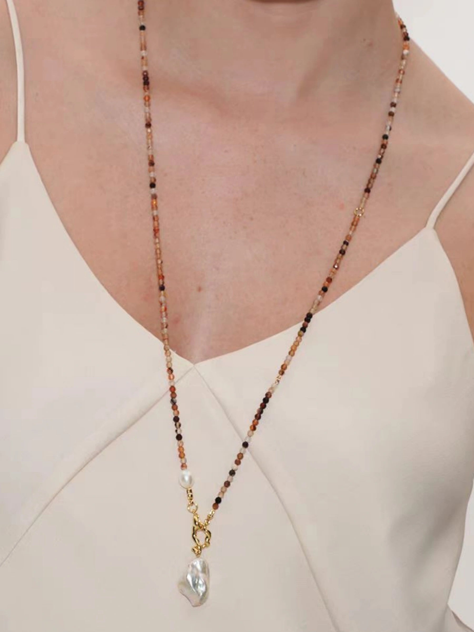 Natural Stone Baroque Pearl Pendant Necklace